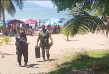 Agentes da Operação Verão realizam fiscalização em praia de Mangaratiba