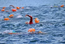 Nadadores disputam a prova de águas abertas