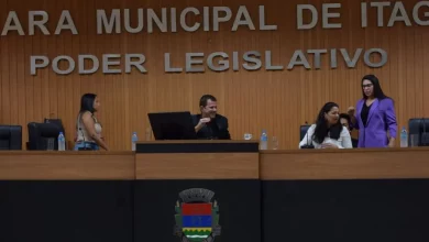 Vereadores reunidos durante a Sessão Solene de Instalação