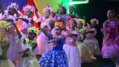 Ballet Jazz Maquiagem Itaguaí / na foto meninas jovens de vestido apropriado para ballet