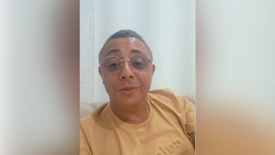 anula cassação de Gil Torres: print do vídeo em que o ex-vereador se pronunciou em uma rede social. Na foto, ele aparece de camisa amarela e usando óculos