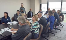 SEENEMAR Portos e Terminais / Na foto, representantes do setor portuário estão sentados à uma mesa ovalar