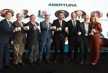 Participantes da palestra posando para foto