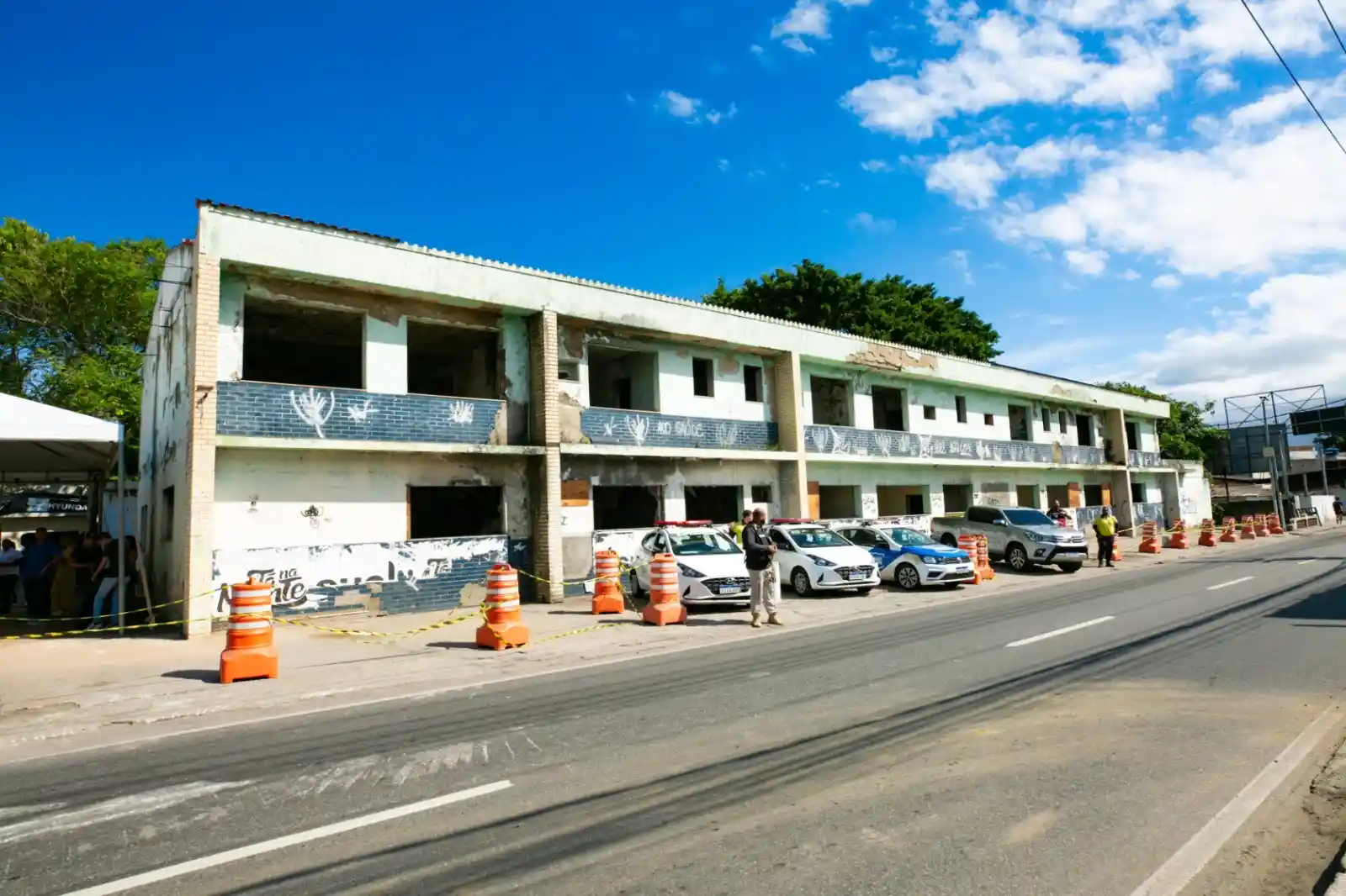 demolição-do-hospital-n.sa-da-guia na foto a fachada do prédio que abrigava o antigo hospital nossa senhora da guia