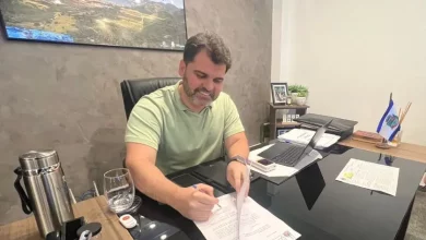 Prefeito Luiz Cláudio Ribeiro assina o Termo de Compromisso com o Governo Federal