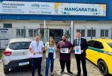 Representantes da Faetec e da Secretaria Municipal de Ciência e Tecnologia de Mangaratiba