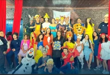 Integrantes da peça teatral posaram após o espetáculo