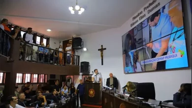 Prefeito Luiz Claudio Ribeiro durante apresentalção dos resultados dos 100 primeiros dias de gestão