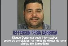 Cartaz com a foto da vítima de assassinato