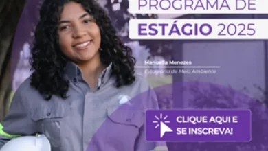 Estagiária posando para foto