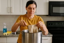 Técnica antiga faz o pano de chão durar mais e eliminar o cheiro