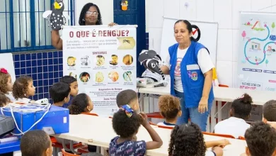 Profissionais ensinam crianças sobre sáude