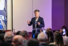 Executivo fazendo uma palestra