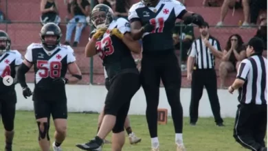 Jogadores do Vasco Almirantes comemoram jogada