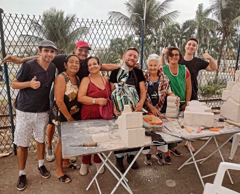 Workshop de escultura popular.