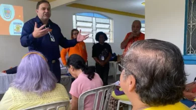 Idosos participam de palestras sobre a prevenção de saúde mental