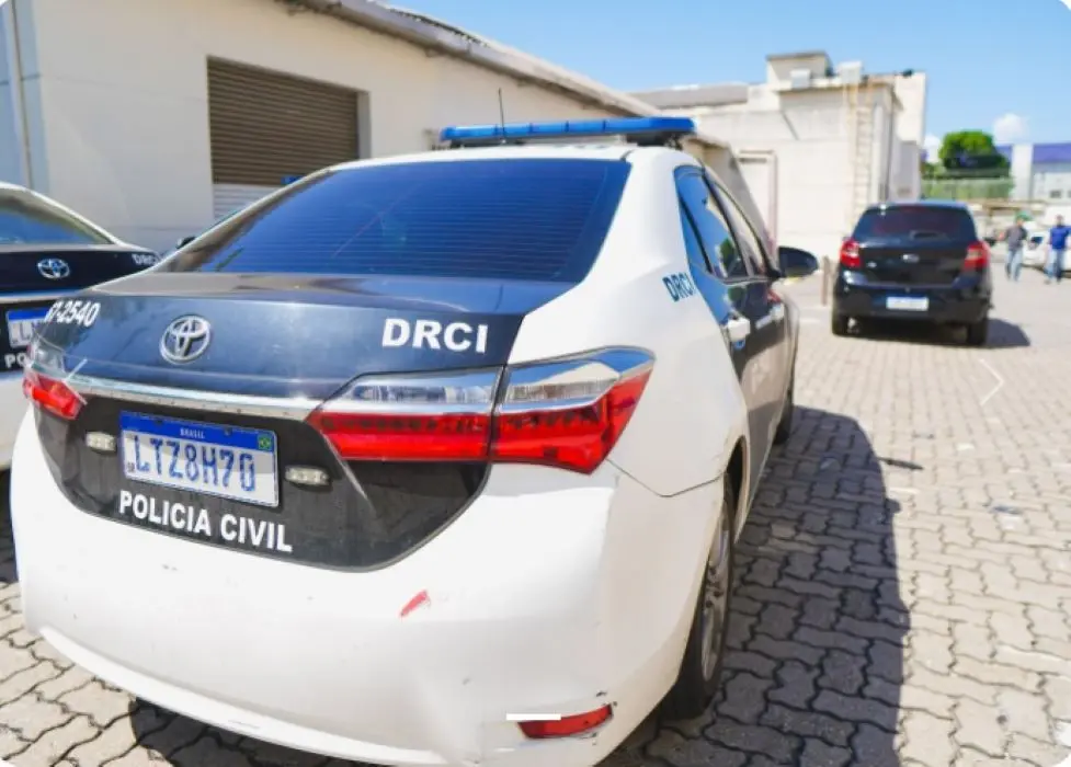 Viatura da DRCI durante a Operação "Breaking Bad", em Itaguaí