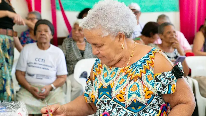 Idosa no Centro de Conveniência da Terceira Idade