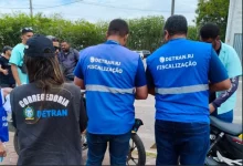 quipes de Fiscalização e da Corregedoria do Detran-RJ durante operação