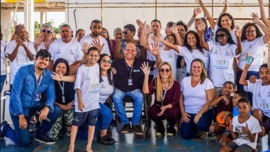 Participantes, equipe técnica e representantes do Instituto Incluir celebram o início das atividades