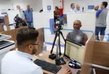 Atendimento para emissão da nova Carteira de Identidade Nacionalem posto do Detran RJ