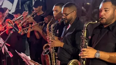 Músicos no 27 aniversário da escola