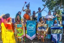 Integrantes do Cortejo Gigantes de Mangaratiba