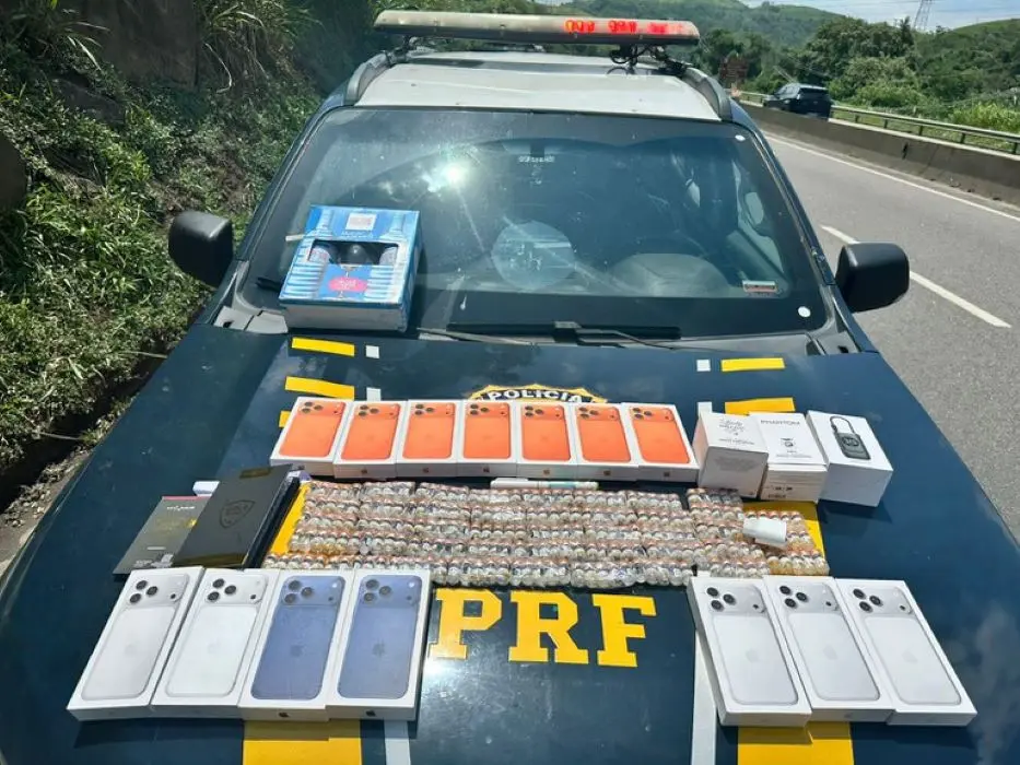A PRF apreendeu celulares de última geração, medicamentos e outros produtos contrabandeados