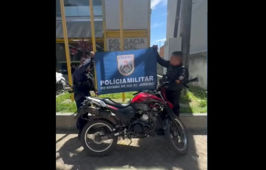 Policiais do 24º BPM recuperam motocicleta furtada