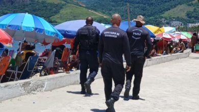 Agentes atuam na orla durante a Operação Verão, reforçando a fiscalização, o ordenamento do espaço público