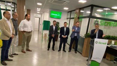 O presidente da Sicred discursando