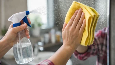 Misturinha barata com 3 ingredientes promete blindar espelhos e vidros