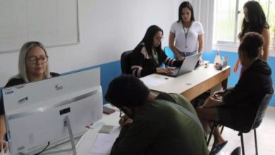 Moradores de Mangaratiba realizam o recadastramento do Cartão do SUS na Secretaria Municipal de Saúde