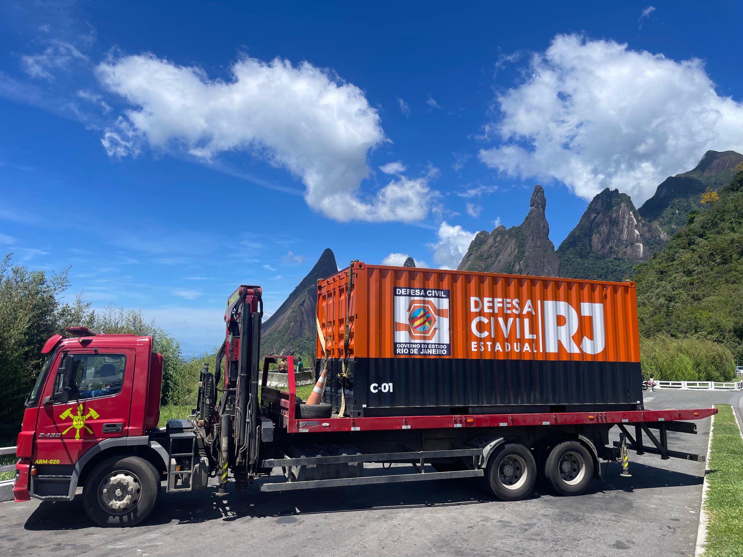 Defesa Civil instala um posto de atendimento no Frade, Angra dos Reis