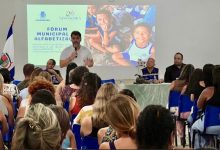 O prefeito Luiz Cláudio Ribeiro durante o evento