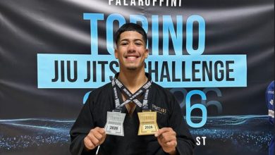 João Victor Venturi exibe as medalhas de ouro (até 85kg) e prata (Absoluto)