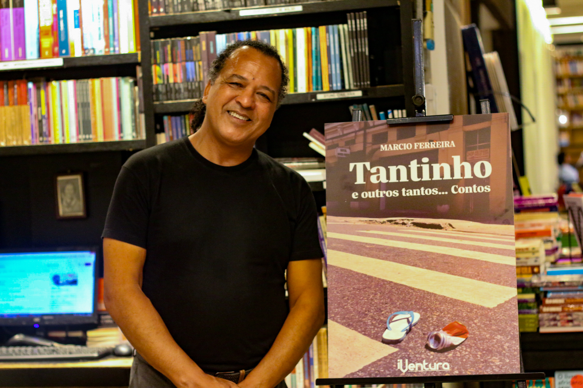 "Tantinho e outros tantos contos" está disponível nas unidades da Livraria da Travessa e na Amazon Brasil (FOTOS: DIVULGAÇÃO).