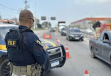 Agente da PRF atua em fiscalização da Operação Atena