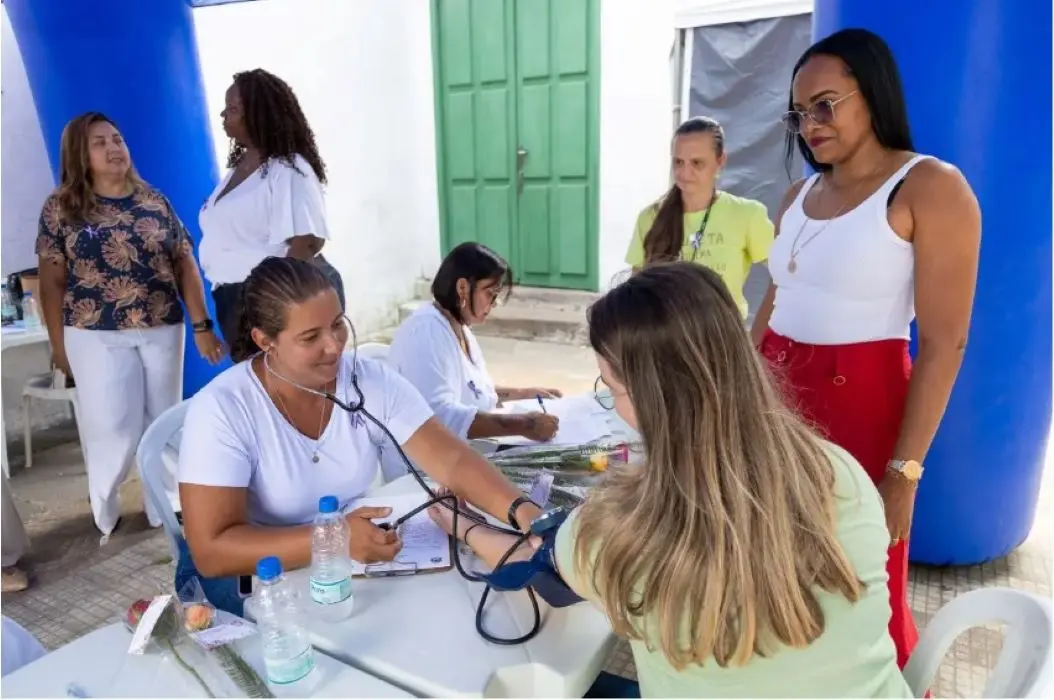 Atendimento de saúde durante a ação especial do Dia da Mulher