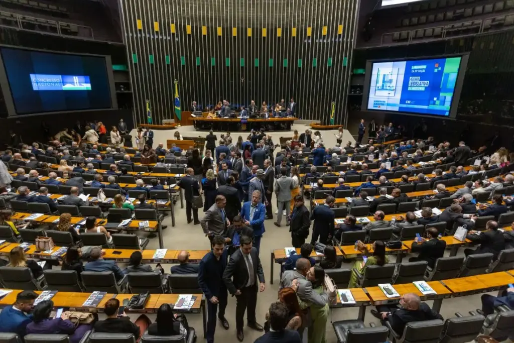 Foto panorâmica do plenário da Câmara dos Deputados