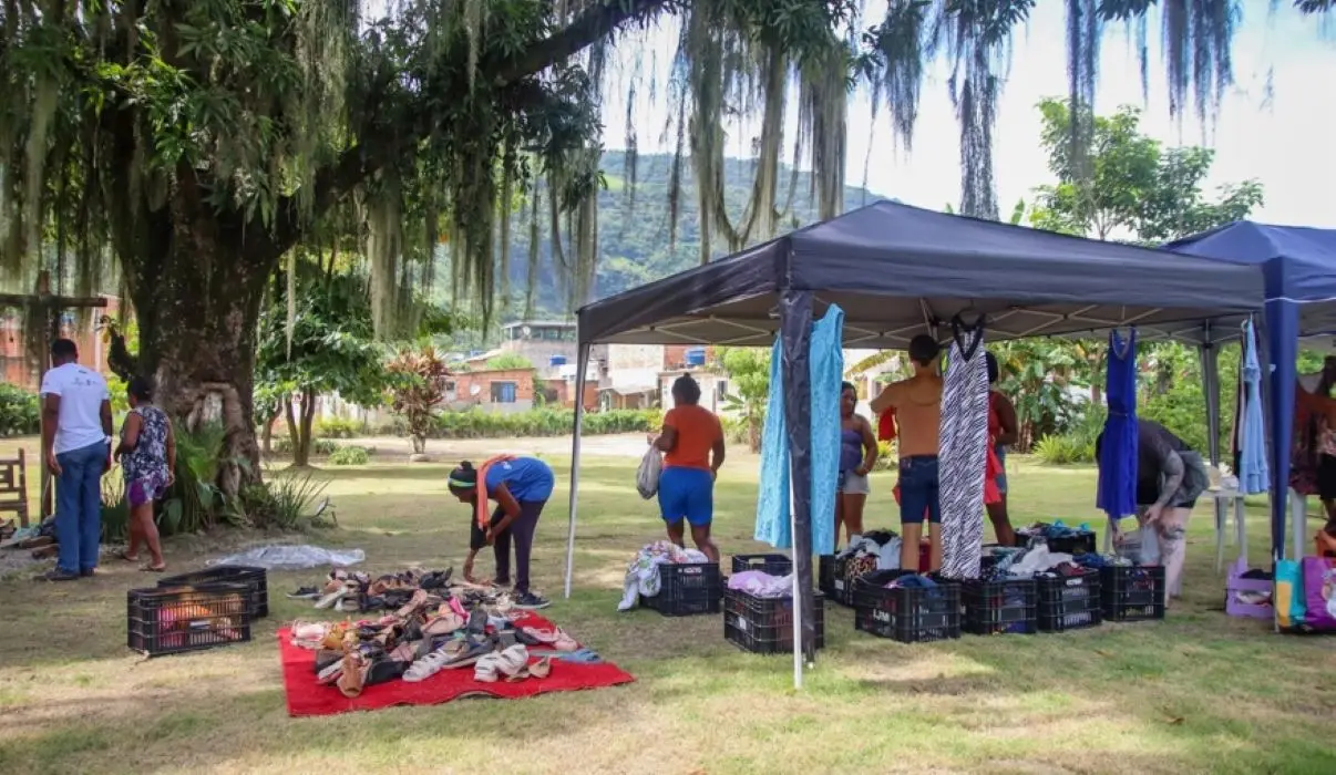 Moradores de Mangaratiba participam do Varal Solidário