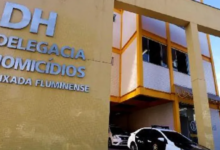 Delegacia de Homicídios da Baixada Fluminense (DHBF) é responsável pela investigação do caso, que envolveu briga com faca, foice e facão.