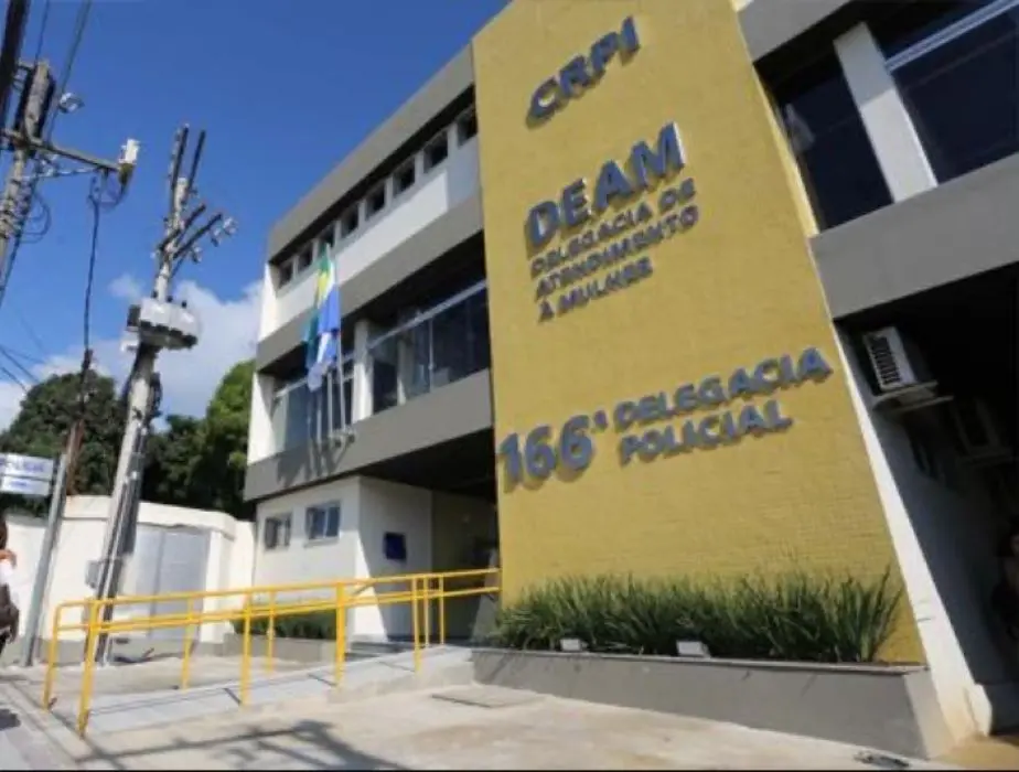 Fachada da 166ª Delegacia de Polícia