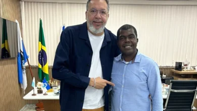 Márcio Canella e Donizete posando para foto