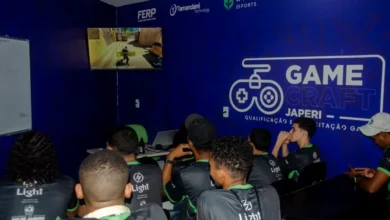 Alunos participam de aula no projeto