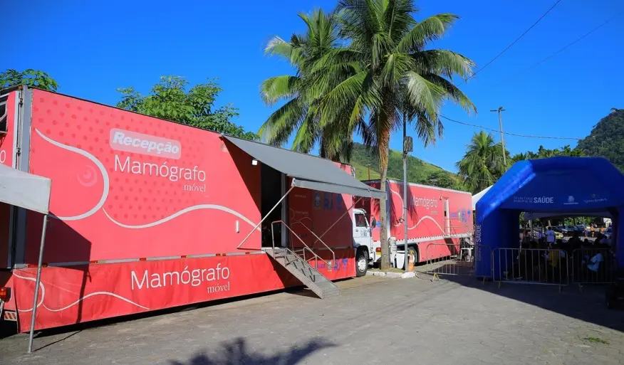 Mamógrafo Móvel estacionado em Muriqui