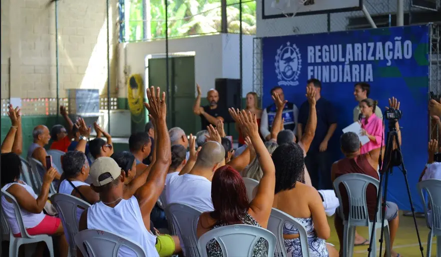 Moradores participam de assembleia de regularização fundiária em Mangaratiba