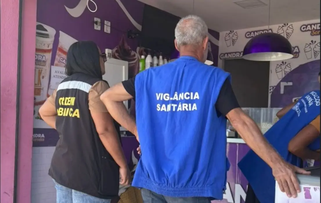 Agentes da Vigilância Sanitária e da Secretaria de Ordem Pública fiscalizam estabelecimento