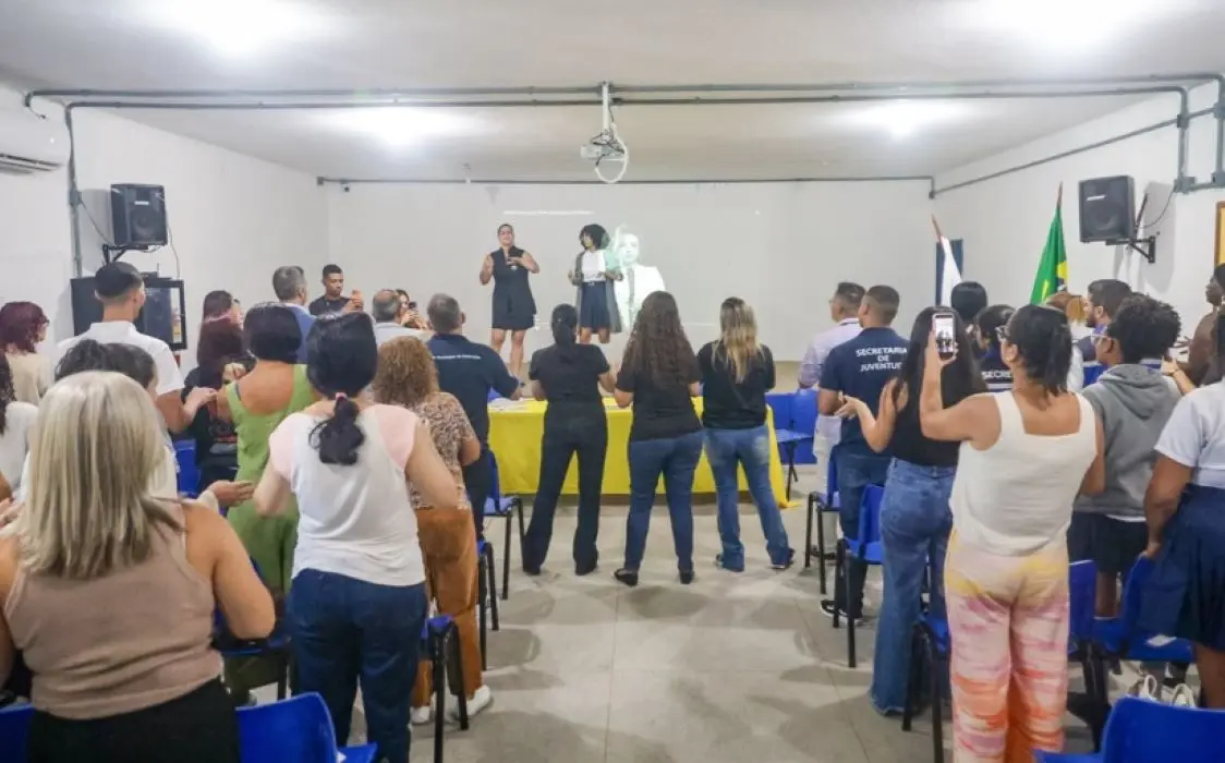 Encontro reuniu estudantes, educadores e representantes do município