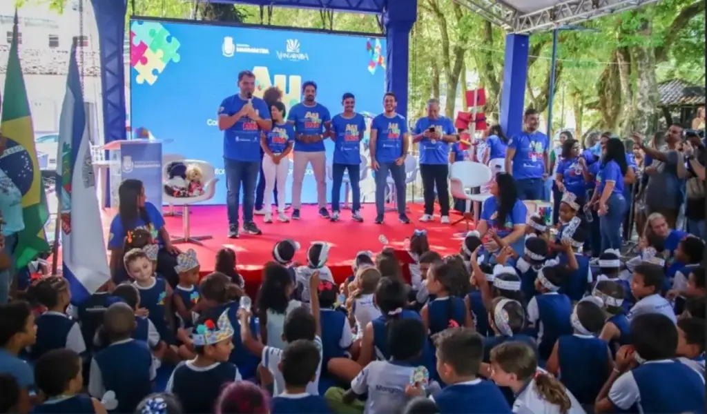 Prefeito Luiz Cláudio Ribeiro discursando